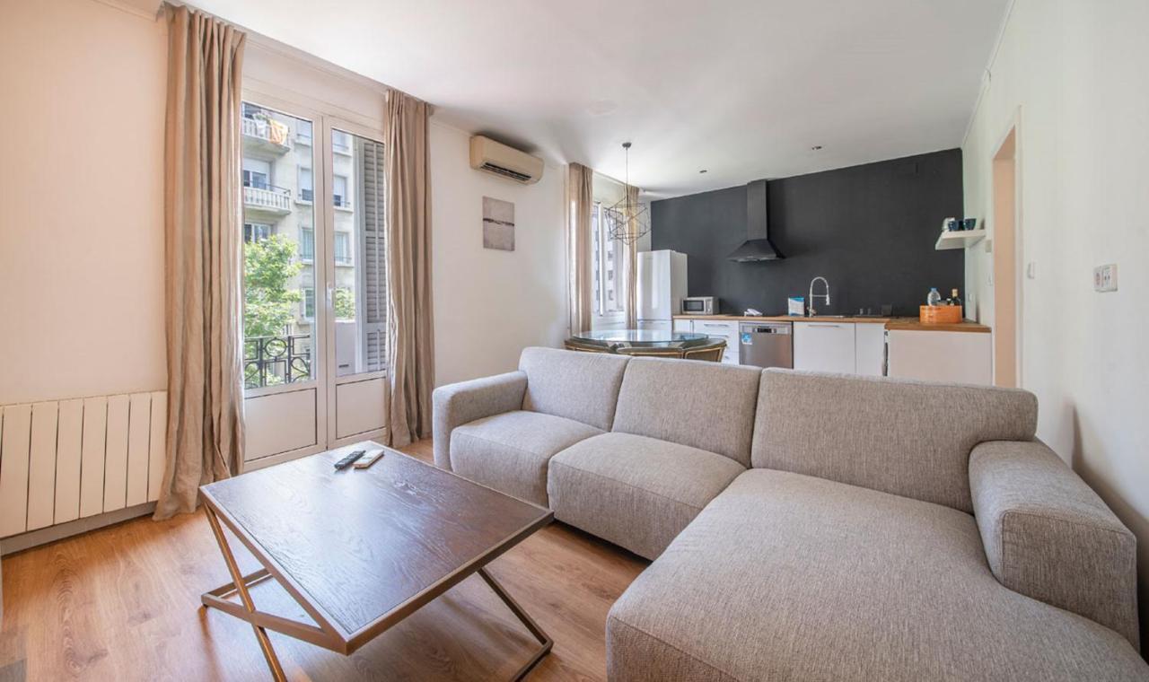 You Stylish Diagonal Apartments Barcelona Bagian luar foto